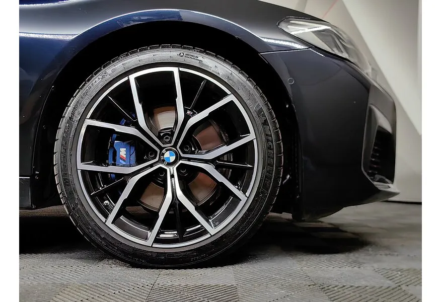 BMW 5 серия 530d xDrive Steptronic (249 л.с.) M Sport Plus Черный в АВИЛОН. Слайд №7