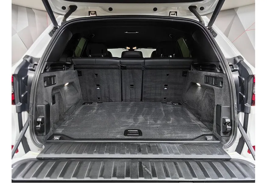 BMW X5 xDrive30d Steptronic (249 л.с.) Белый в АВИЛОН. Слайд №9