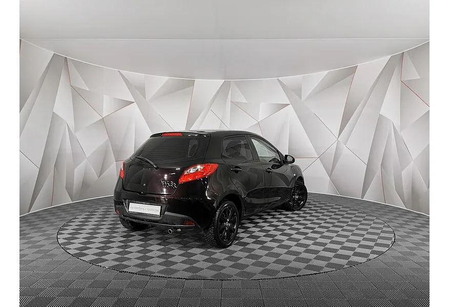 Mazda 2 1.5 AT (103 л.с.) Красный в АВИЛОН. Слайд №2