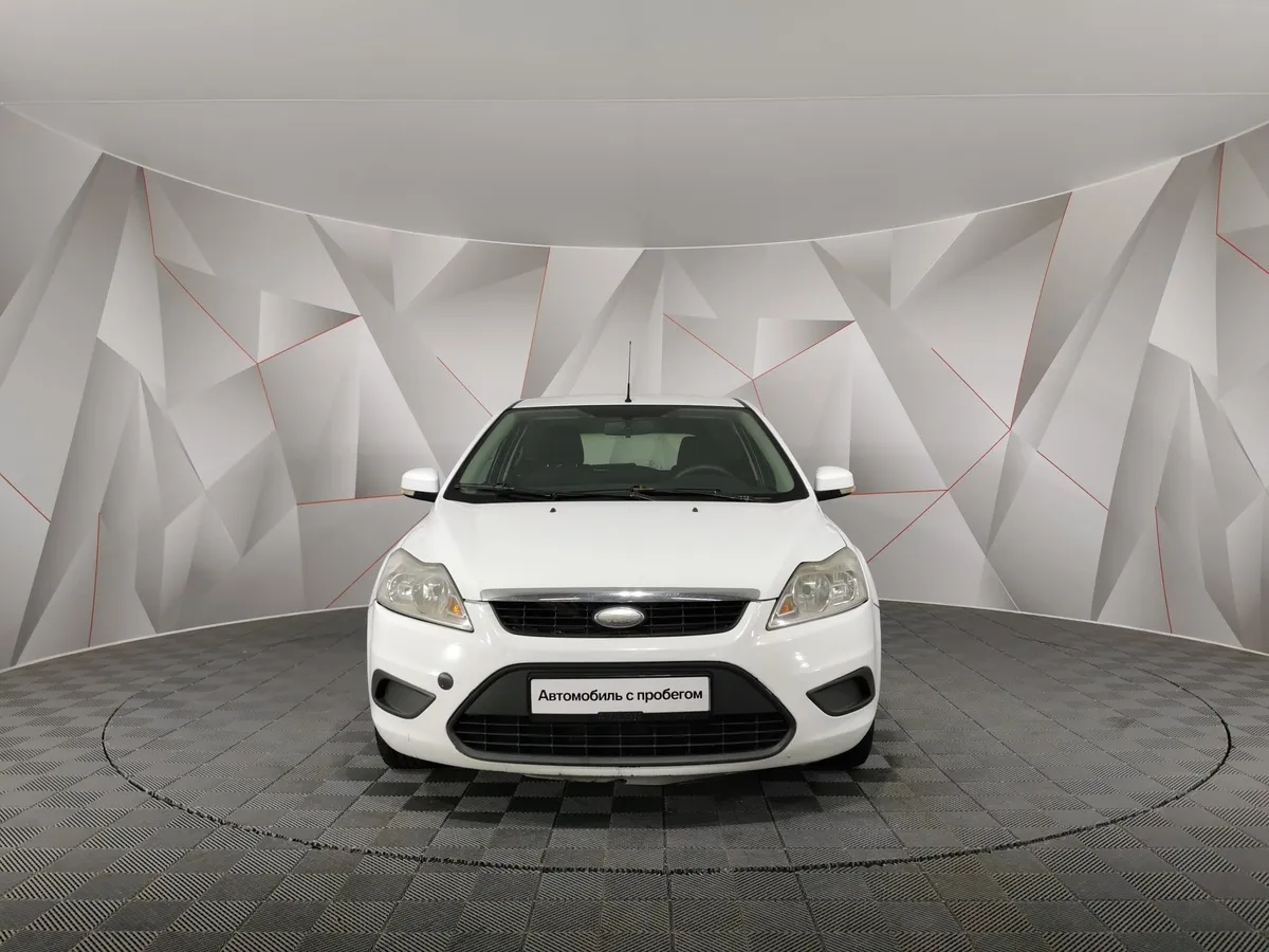 Ford Focus 1.6 MT (101 л.с.) Белый в АВИЛОН. Слайд №7