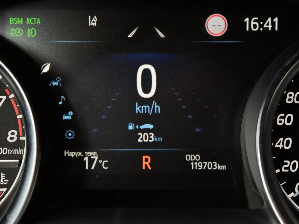 Toyota Camry 2.5 AT (200 л.с.) Черный в АВИЛОН. Слайд №18