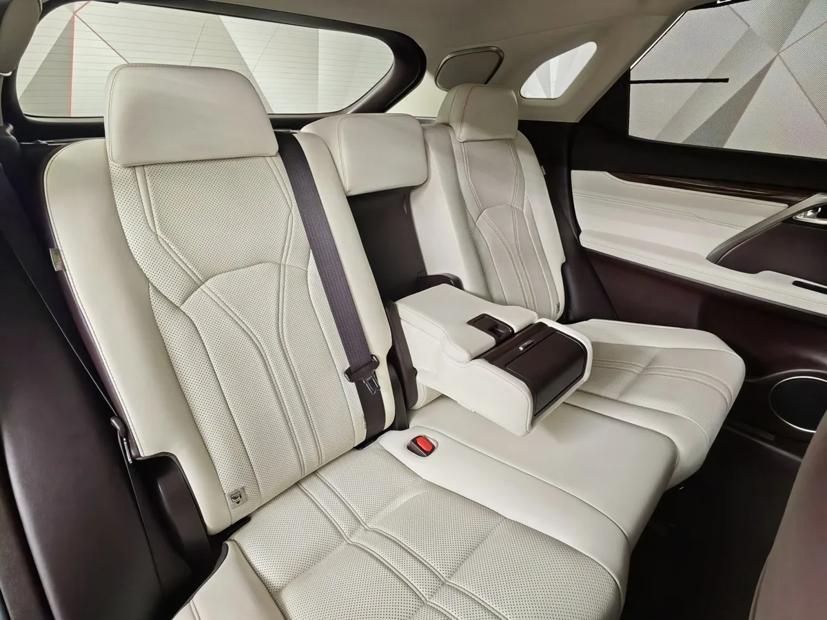 Lexus RX 200t AT AWD (238 л.с.) Luxury Черный в АВИЛОН. Слайд №17