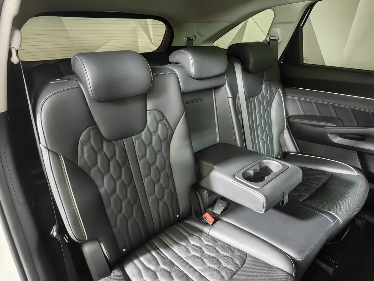 Kia Sorento 2.2 CRDi 4WD DCT (199 л.с.) Premium Plus Белый в АВИЛОН. Слайд №17