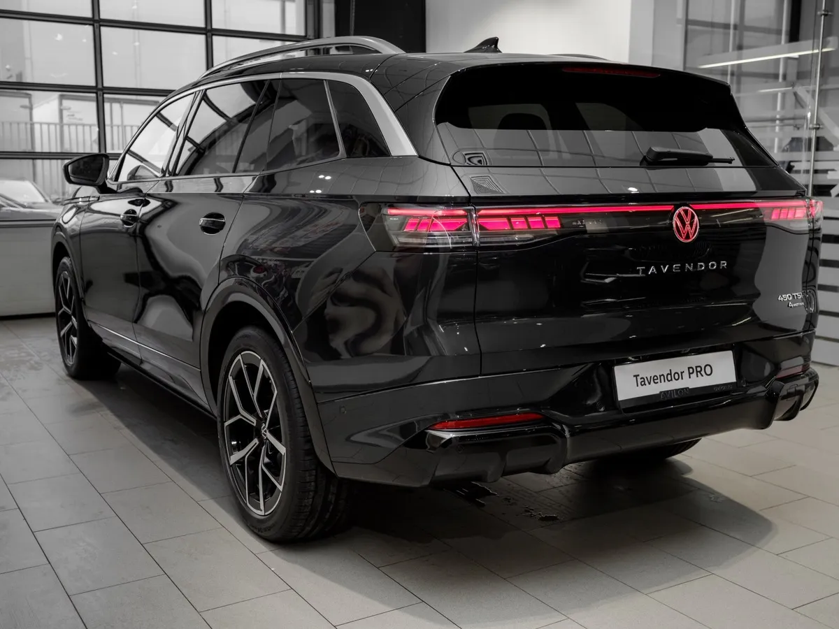 Volkswagen Tavendor 2.0 DSG 4WD (272 л.с.) Р-Лайн Тоуринг Черный в АВИЛОН. Слайд №5