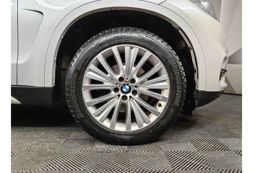 BMW X5 xDrive35i Steptronic (306 л.с.) Белый в АВИЛОН. Слайд №7
