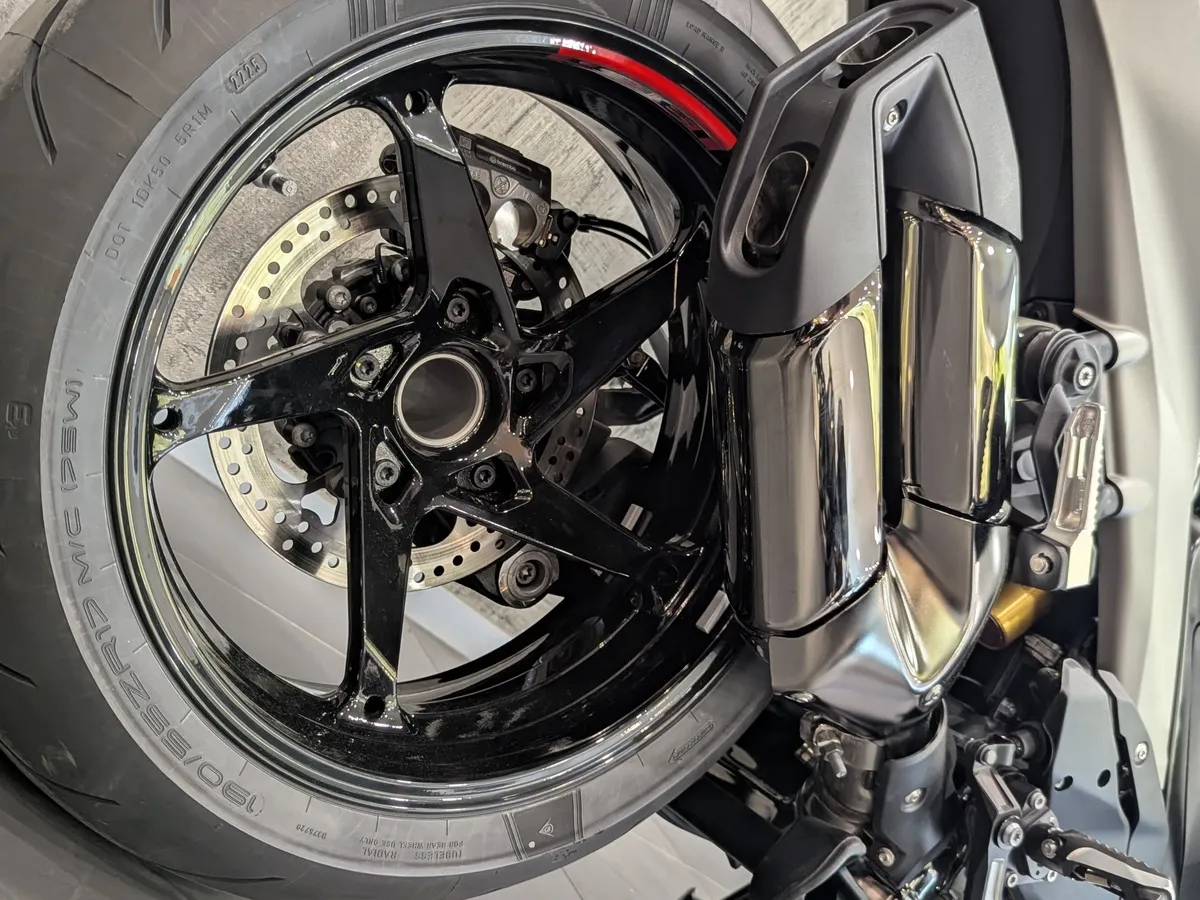 BMW Motorrad R 1300 RS 1300 см³ (145 л.с.) (145) 1300 Белый в АВИЛОН. Слайд №8