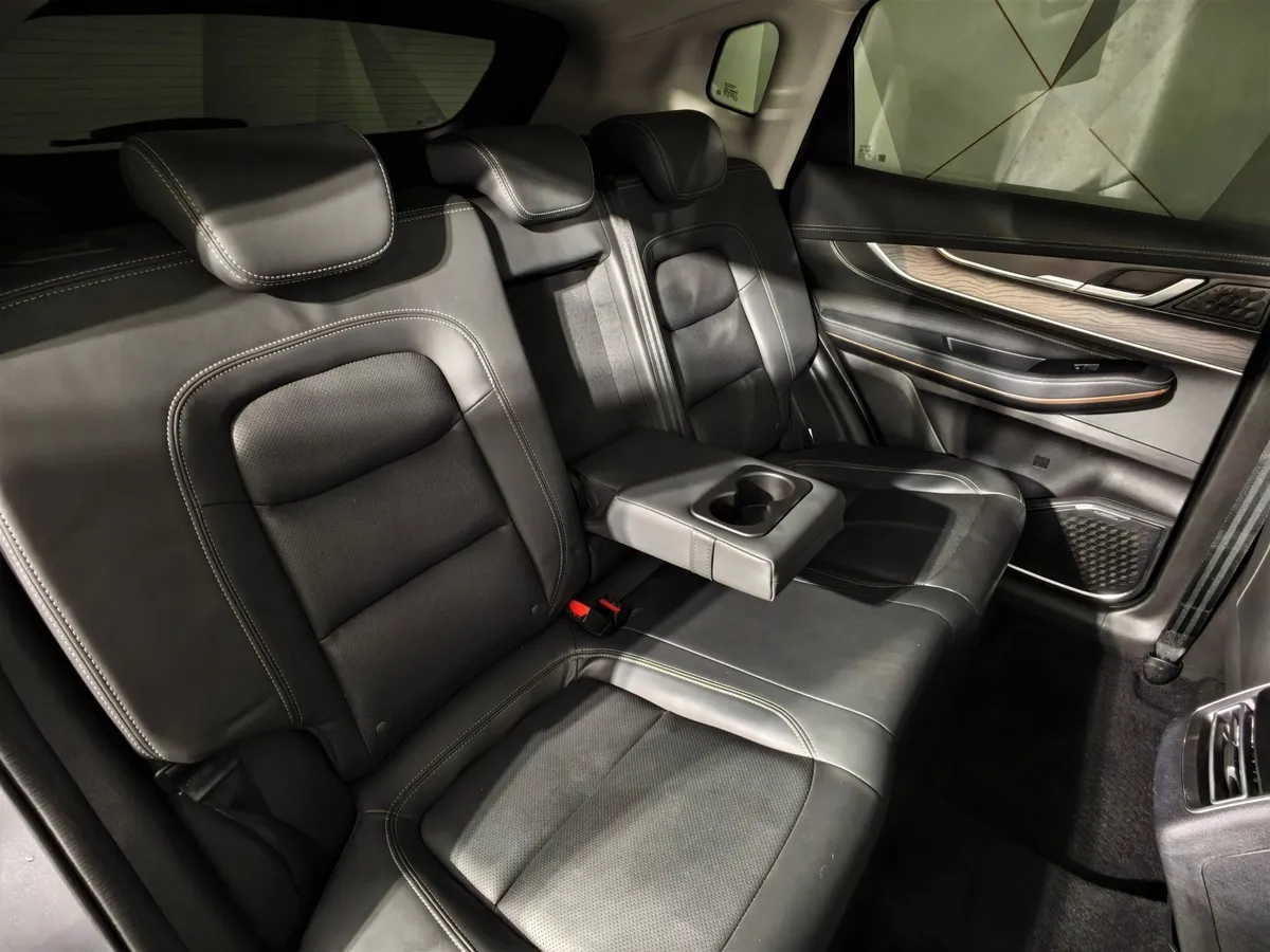 EXEED LX 1.6T 7DCT 4WD (150 л.с.) Premium Серый в АВИЛОН. Слайд №16