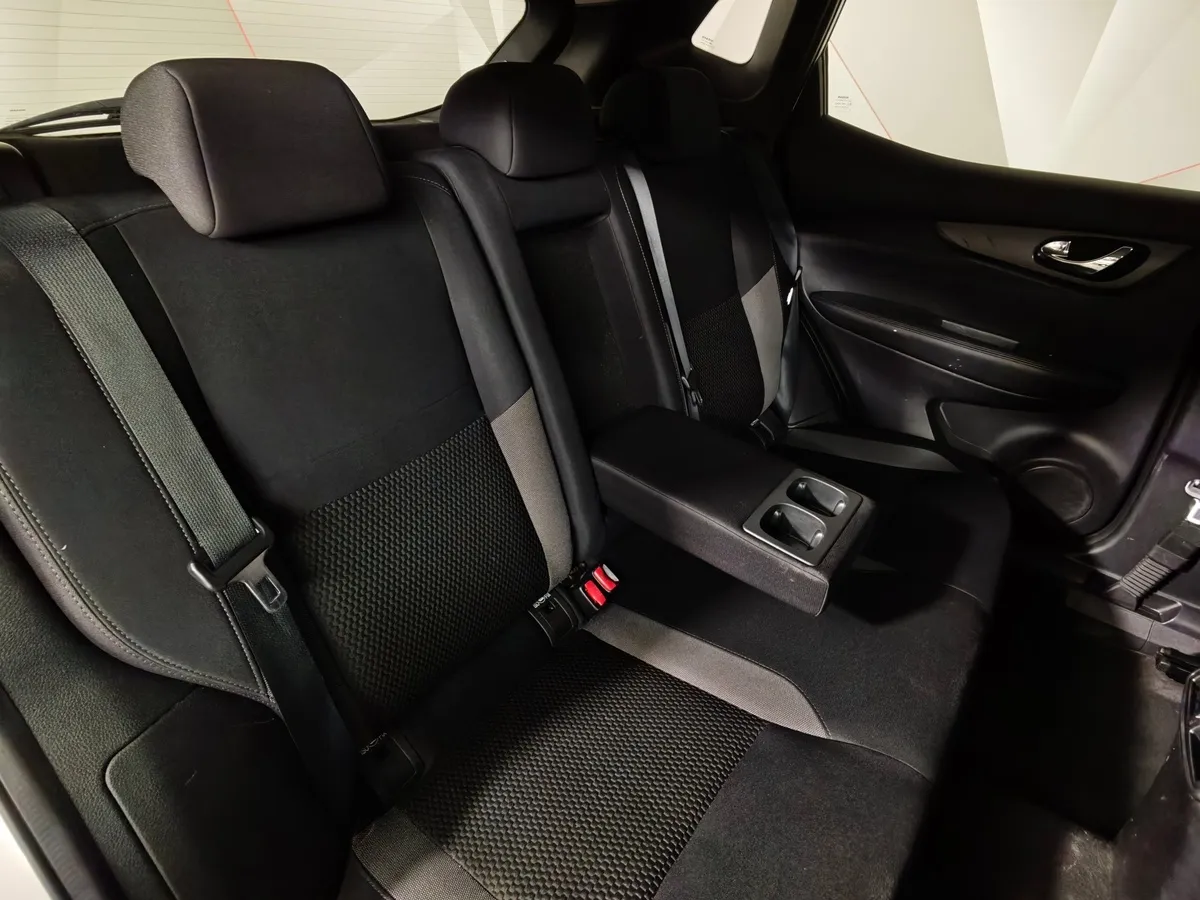 Nissan Qashqai 2.0 CVT (144 л.с.) Белый в АВИЛОН. Слайд №17