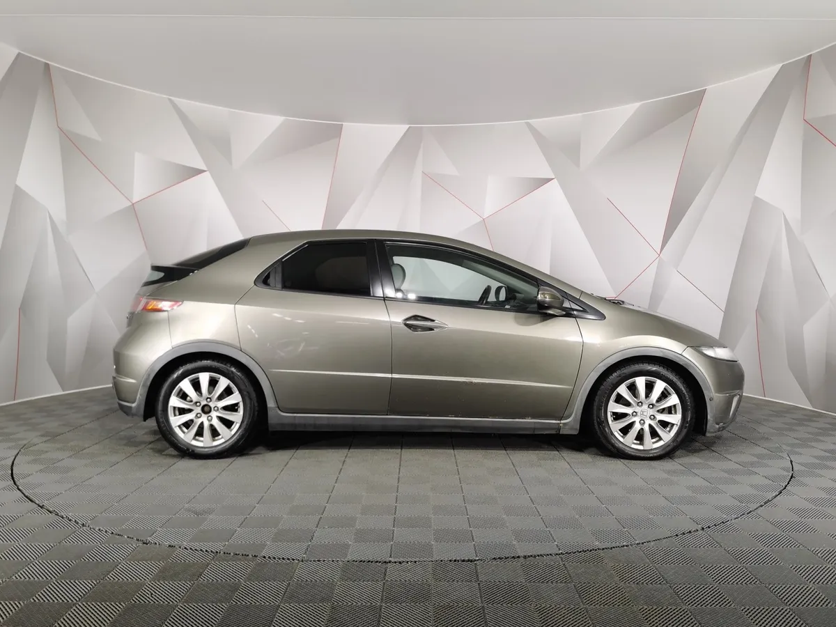 Honda Civic 1.8 I-SHIFT (140 л.с.) Серый в АВИЛОН. Слайд №6