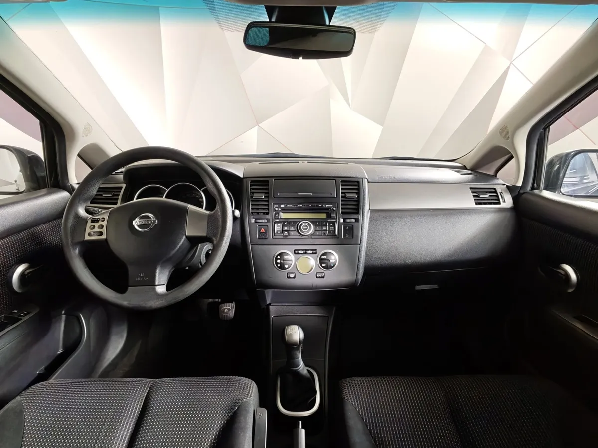 Nissan Tiida 1.6 MT (110 л.с.) Черный в АВИЛОН. Слайд №11