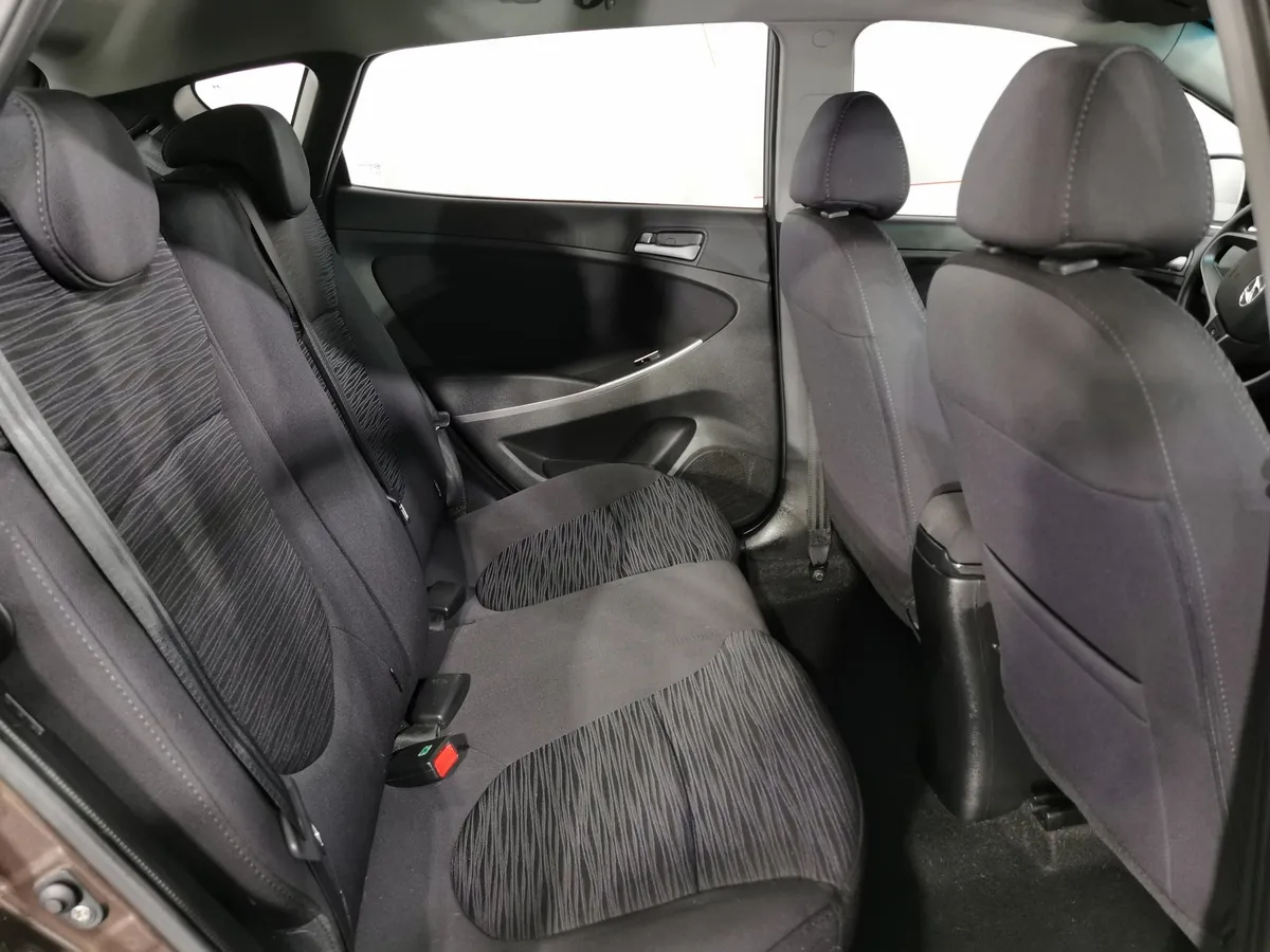 Hyundai Solaris 1.6 MT (123 л.с.) Comfort Коричневый в АВИЛОН. Слайд №15