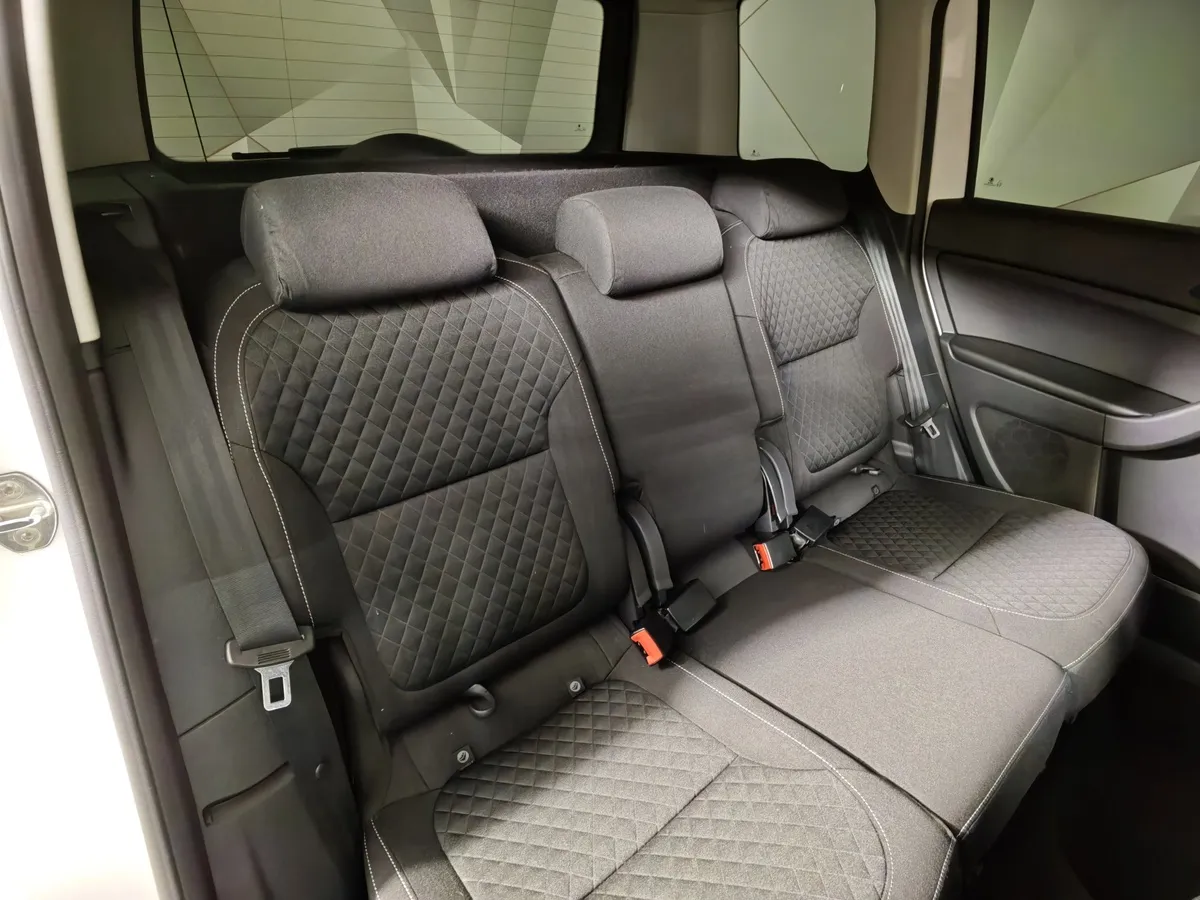 Skoda Yeti 1.6 AT (110 л.с.) Белый в АВИЛОН. Слайд №16