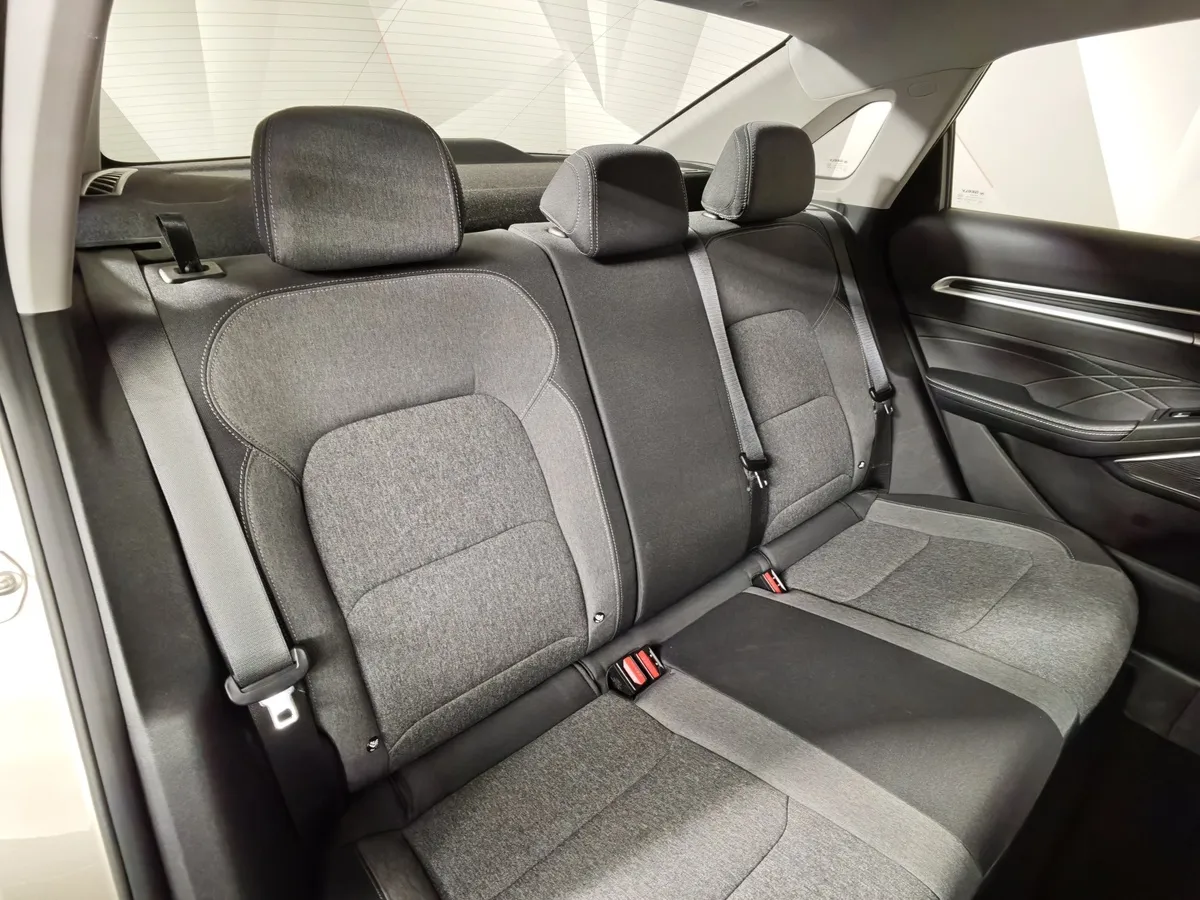 Geely Emgrand 1.5 AT 2WD (122 л.с.) Luxury Бежевый в АВИЛОН. Слайд №17