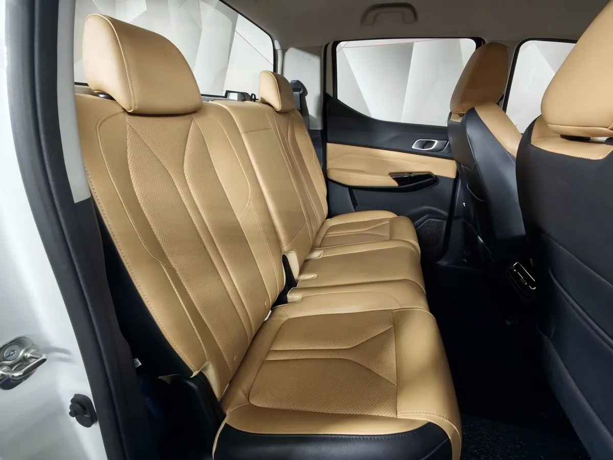 Changan HUNTER PLUS 2.0 AT 4WD (226 л.с.) Luxe Белый в АВИЛОН. Слайд №15