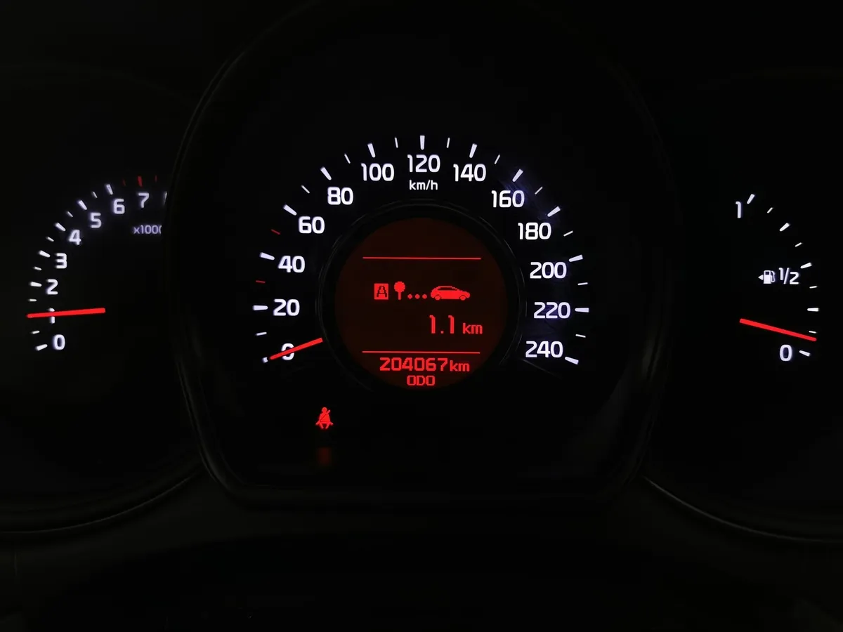 Kia Ceed 1.6 AT (129 л.с.) Luxe Белый в АВИЛОН. Слайд №17