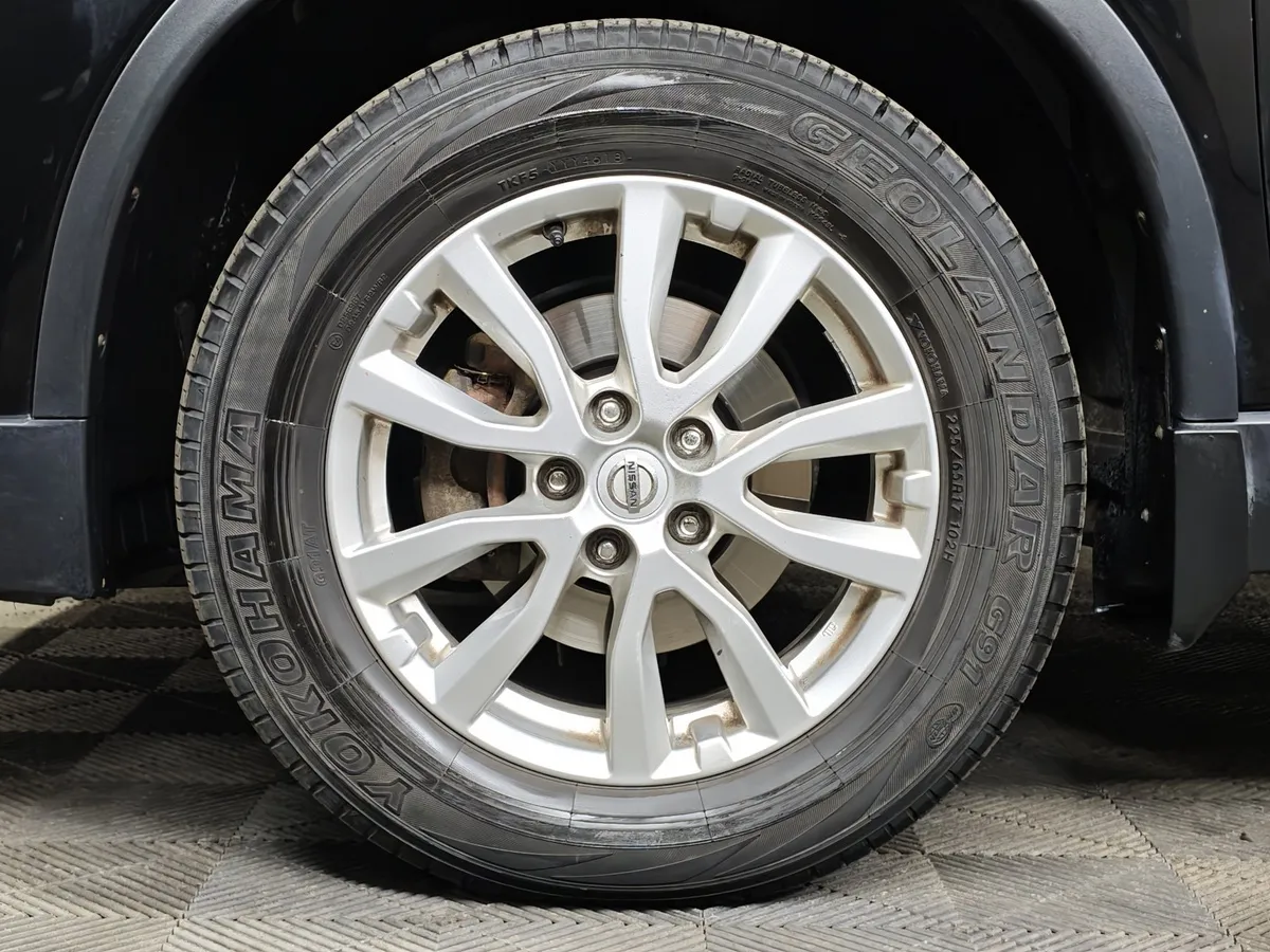 Nissan X-Trail 2.5 CVT AWD (171 л.с.) Черный в АВИЛОН. Слайд №9