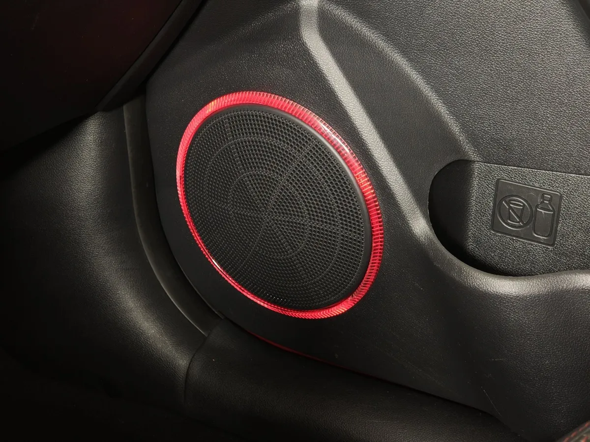 Kia Cerato 2.0 AT (150 л.с.) Luxe Красный в АВИЛОН. Слайд №20