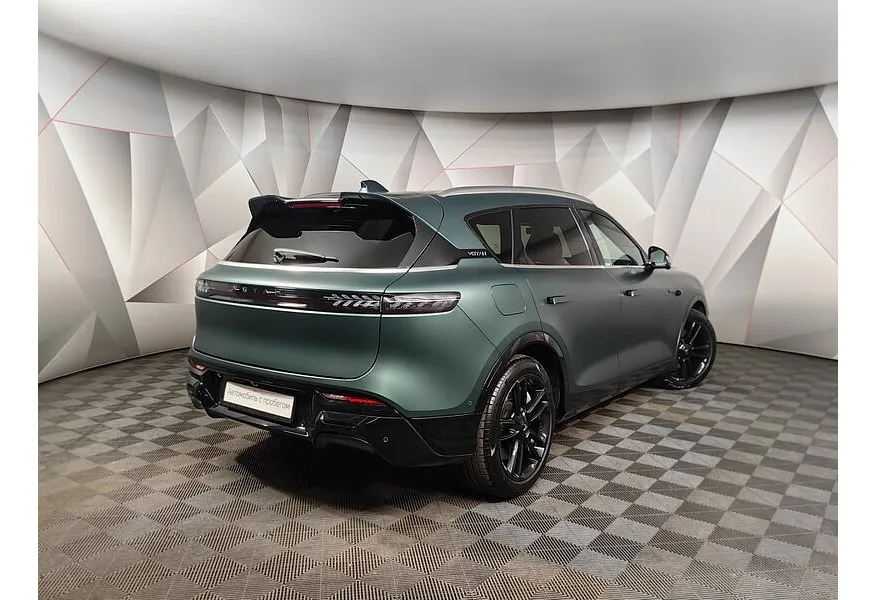 LIVE. Слайд №8