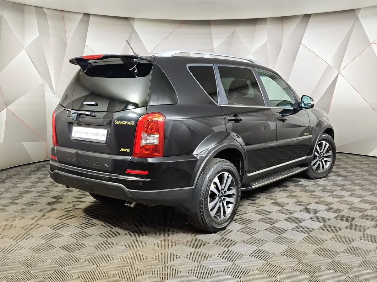 SsangYong Rexton 3.2 T-Tronic AWD (220 л.с.) Черный в АВИЛОН. Слайд №2