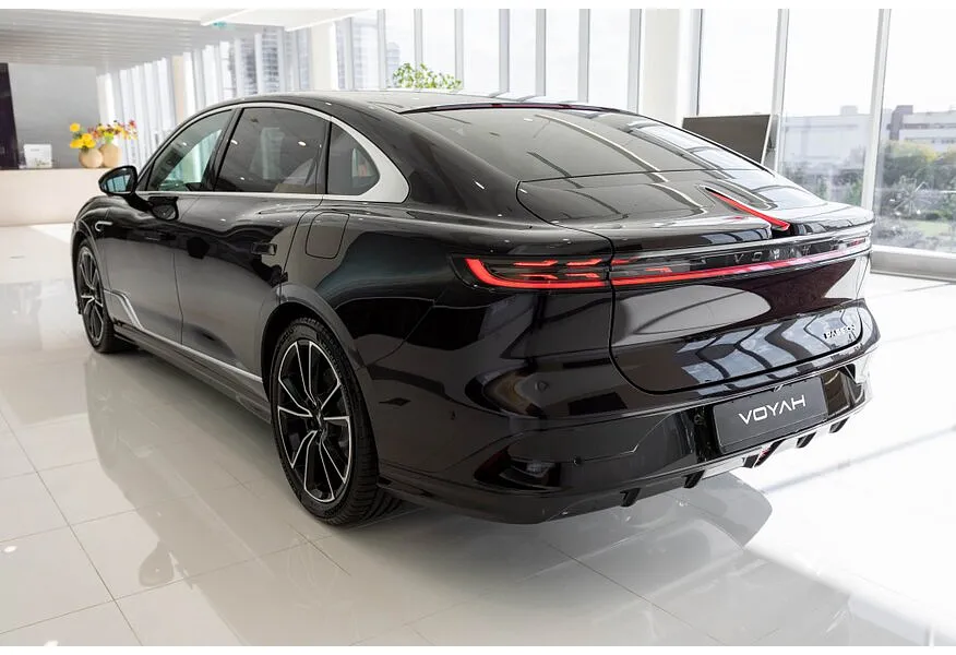 Voyah Passion 1.5 AT AWD (530 л.с.) Executive Черный в АВИЛОН. Слайд №5