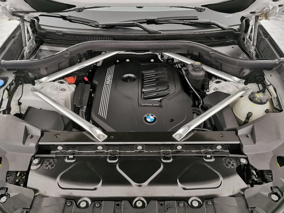 BMW X5 xDrive40i Steptronic (340 л.с.) Белый в АВИЛОН. Слайд №10