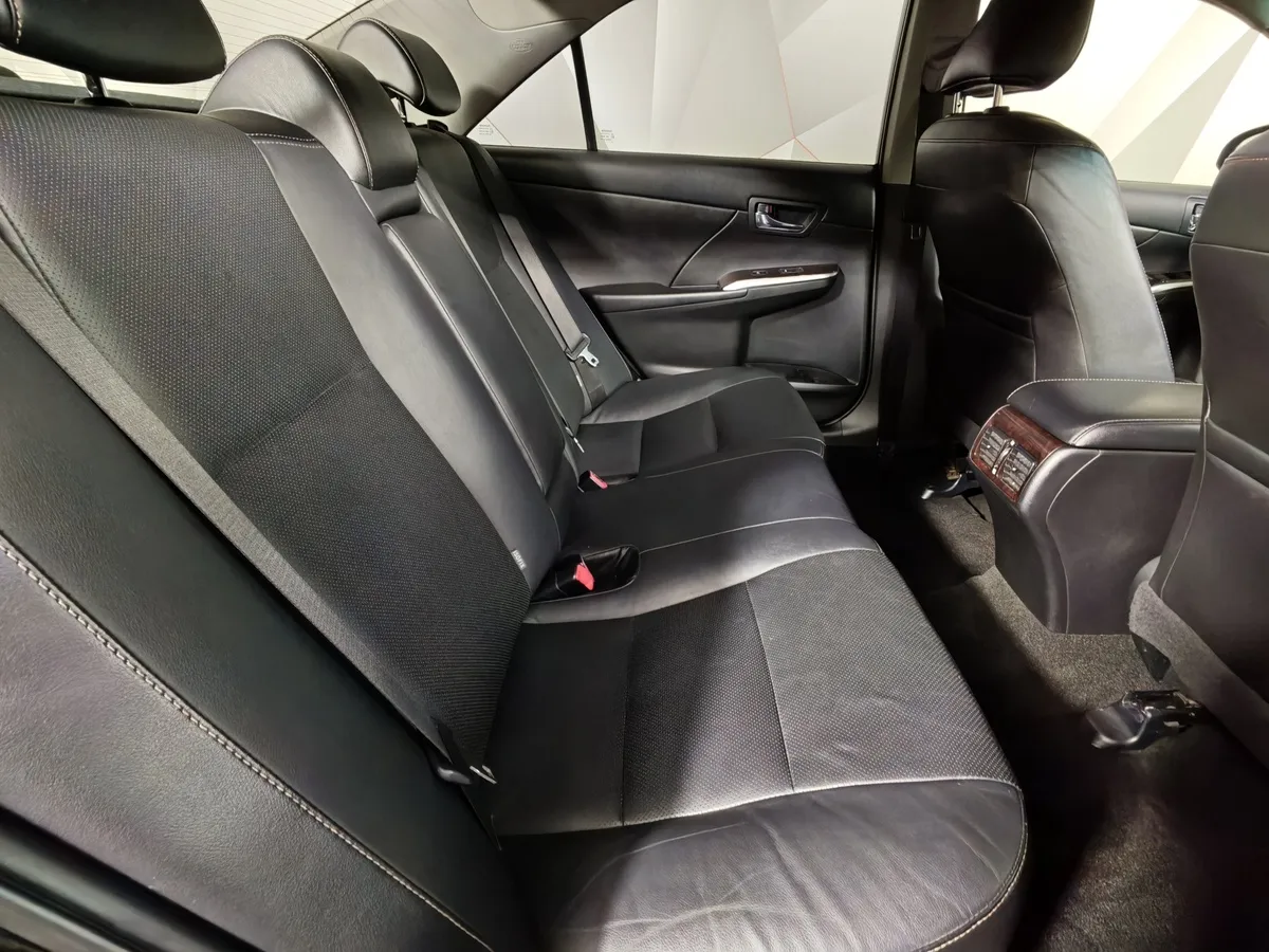 Toyota Camry 2.5 AT (181 л.с.) Черный в АВИЛОН. Слайд №16