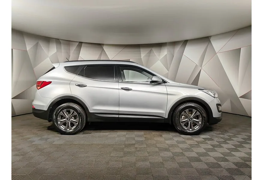 Hyundai Santa Fe 2.4 AT 4WD (175 л.с.) Dynamic Серебристый в АВИЛОН. Слайд №6