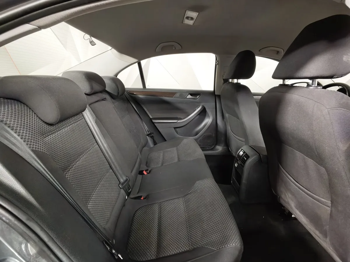 Volkswagen Jetta 1.6 AT (105 л.с.) Comfortline Серый в АВИЛОН. Слайд №15