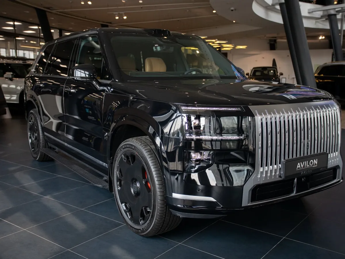 Zeekr 9X 2.0h AT 4WD (1177 л.с.) Hyper Черный в АВИЛОН. Слайд №2
