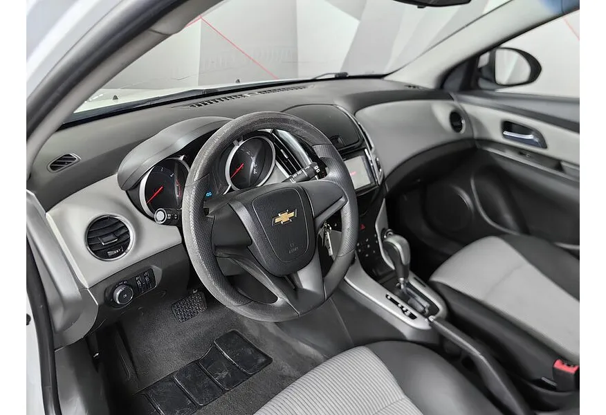 Chevrolet Cruze 1.6 AT (109 л.с.) Белый в АВИЛОН. Слайд №16