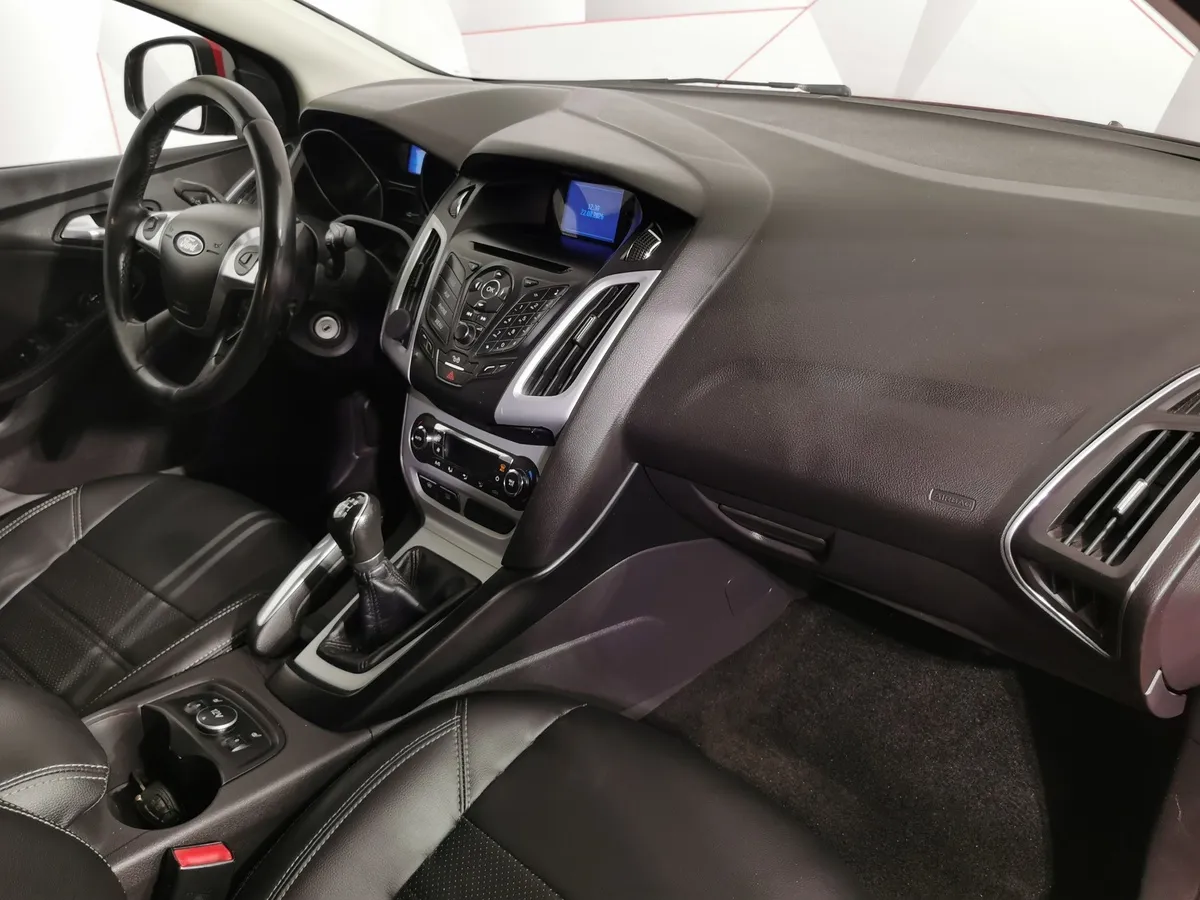 Ford Focus 1.6 Ti-VCT MT (125 л.с.) SYNC Edition Красный в АВИЛОН. Слайд №12