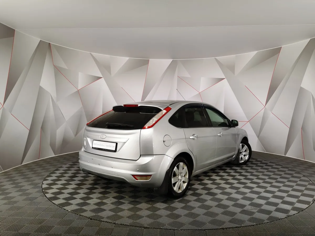 Ford Focus 1.6 AT (101 л.с.) Серебристый в АВИЛОН. Слайд №2