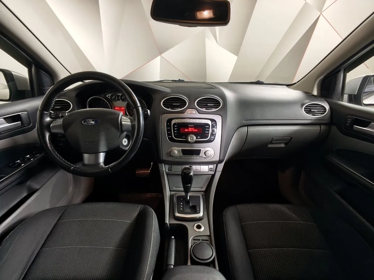 Ford Focus 2.0 AT (145 л.с.) Titanium Серебристый в АВИЛОН. Слайд №14