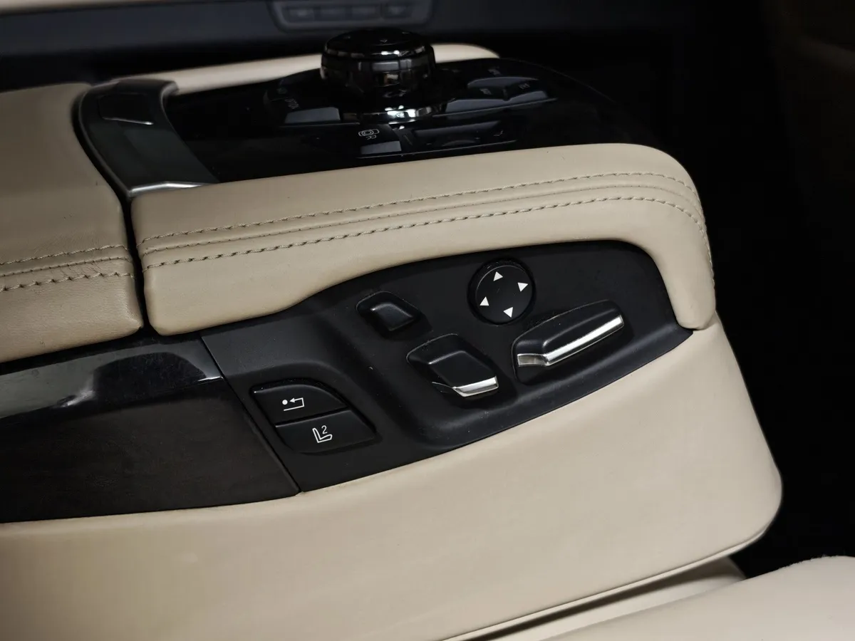 BMW 7 серия 750Li xDrive AT (407 л.с.) Черный в АВИЛОН. Слайд №24
