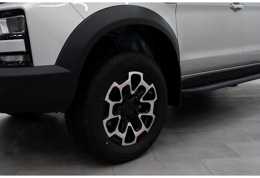 Sollers ST9 2.0G 8AT AWD (224 л.с.) Ultimate Серебристый в АВИЛОН. Слайд №8