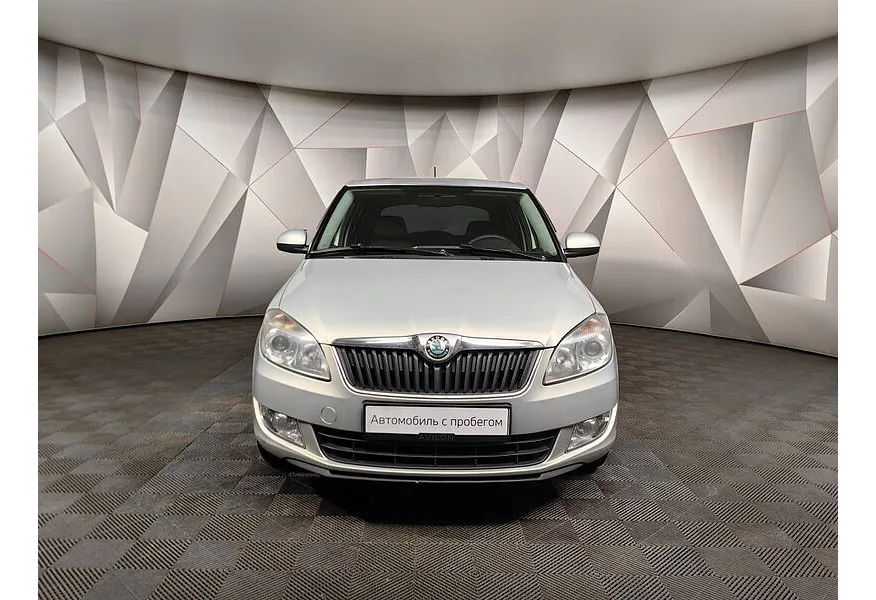 Skoda Fabia 1.4 MT (125 л.с.) Желтый в АВИЛОН. Слайд №7