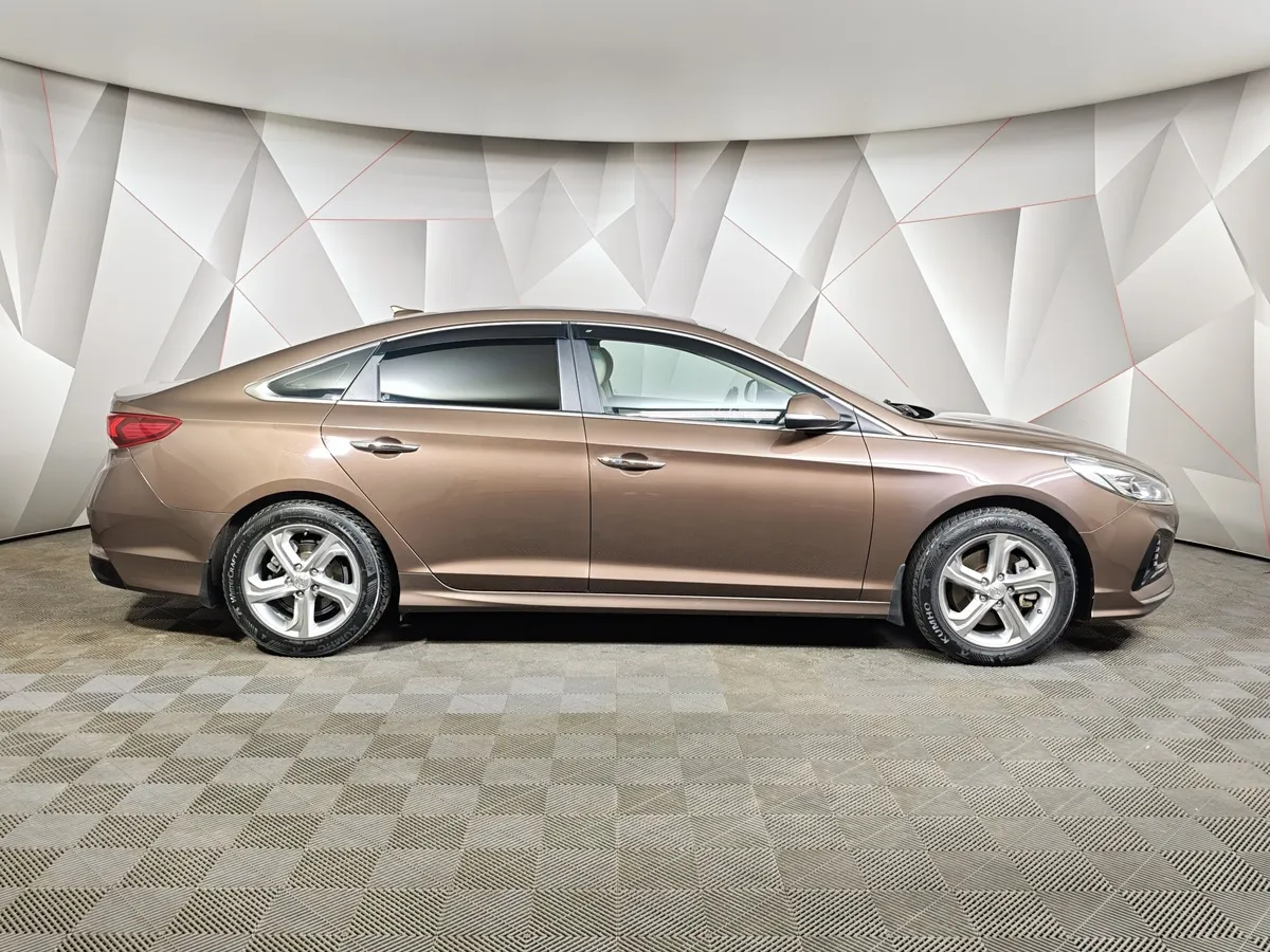 Hyundai Sonata 2.4 GDi AT (188 л.с.) Lifestyle Коричневый в АВИЛОН. Слайд №6