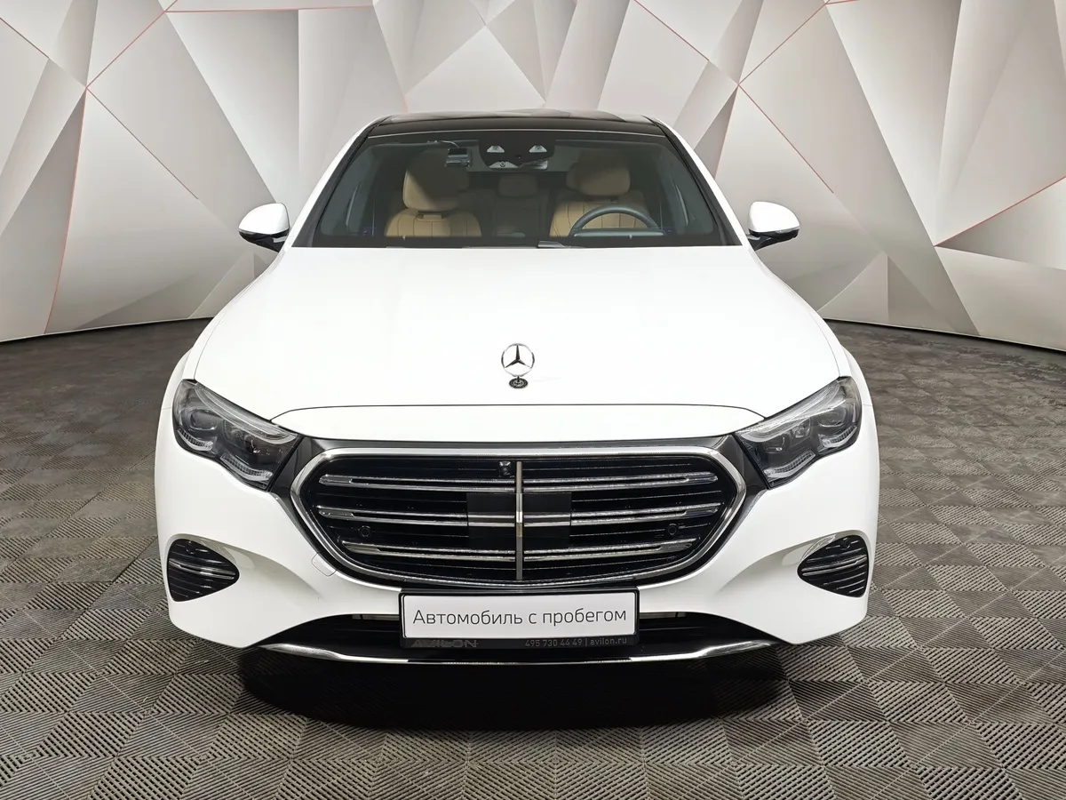 Mercedes-Benz E-Класс E 300 4MATIC (258 л.с.) Белый в АВИЛОН. Слайд №7