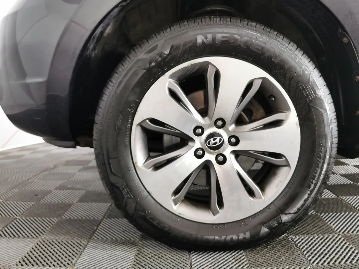 Hyundai Santa Fe 2.2 CRDi AT (153 л.с.) Черный в АВИЛОН. Слайд №9