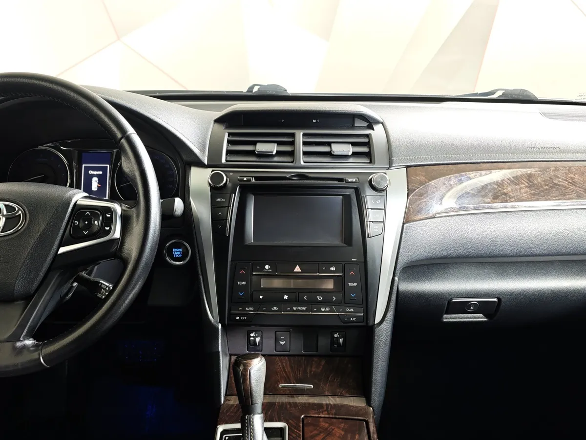 Toyota Camry 2.5 AT (181 л.с.) Черный в АВИЛОН. Слайд №15