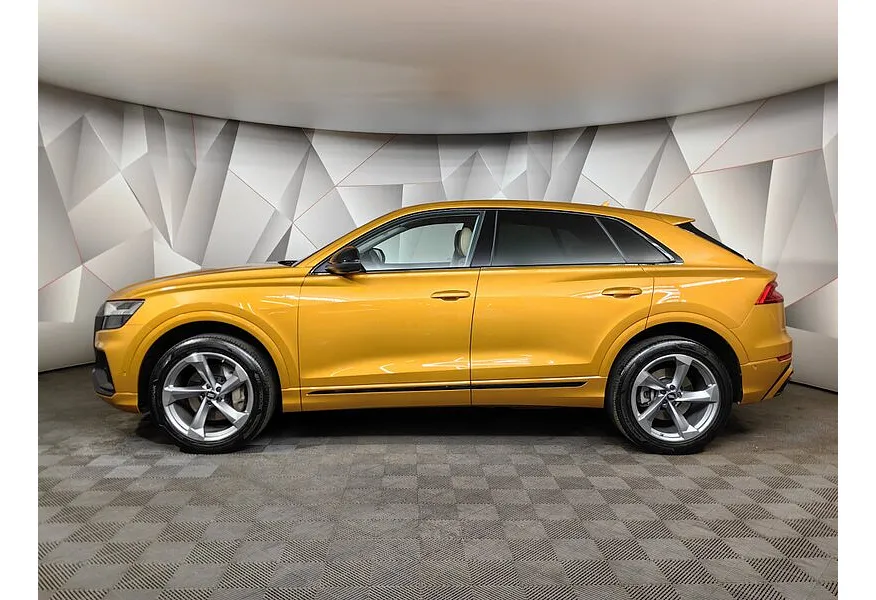 Audi Q8 55 TFSI Tiptronic quattro (340 л.с.) Оранжевый в АВИЛОН. Слайд №5