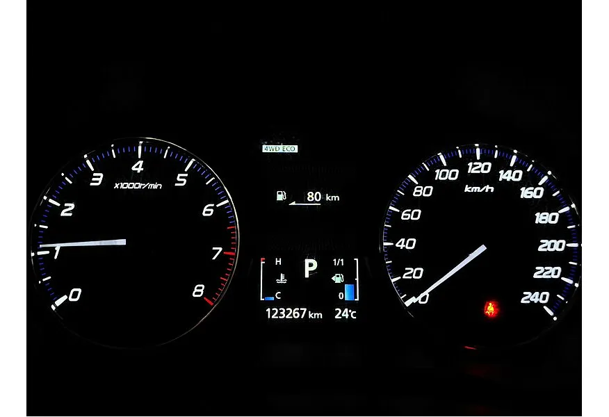 Mitsubishi Outlander 2.4 CVT 4WD (167 л.с.) Черный в АВИЛОН. Слайд №17