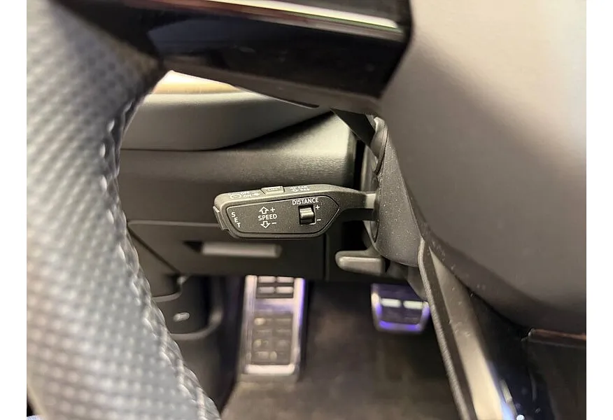 Audi Q5 L 2.0 40 TFSI S tronic quattro (204 л.с.) Черный в АВИЛОН. Слайд №16