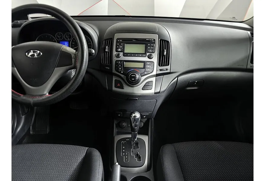 Hyundai i30 1.6 AT (126 л.с.) Красный в АВИЛОН. Слайд №15