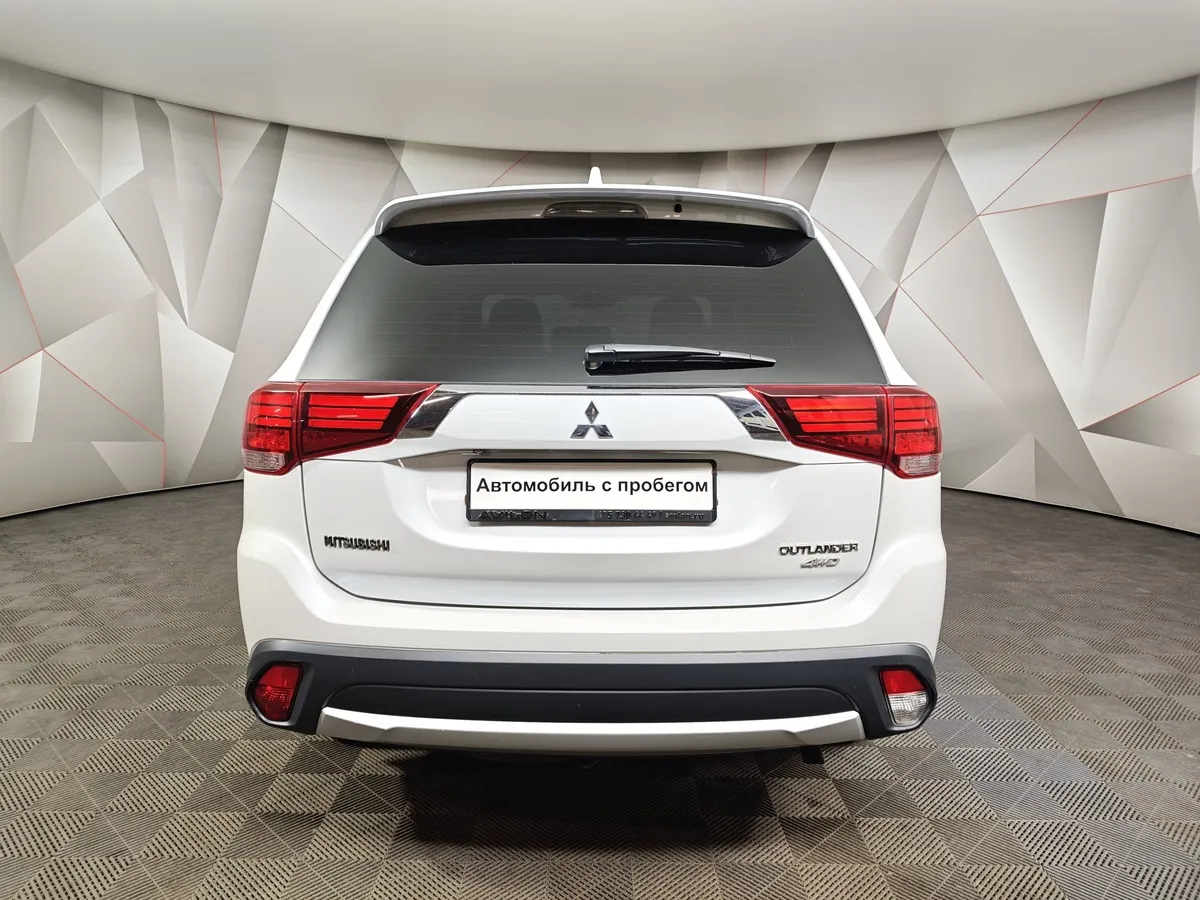 Mitsubishi Outlander 2.4 MIVEC CVT 4WD (167 л.с.) Instyle Белый в АВИЛОН. Слайд №8