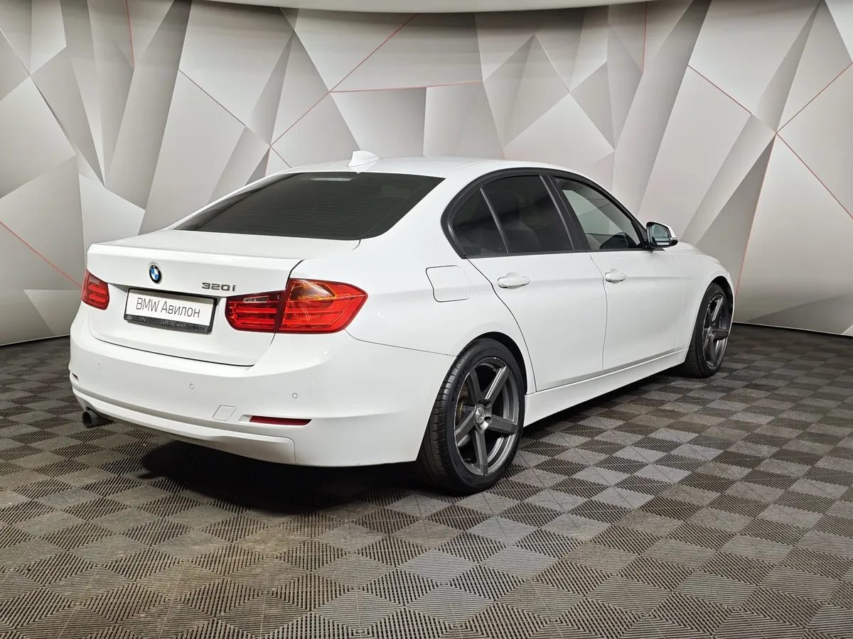 BMW 3 серия 320i AT (184 л.с.) Белый в АВИЛОН. Слайд №2