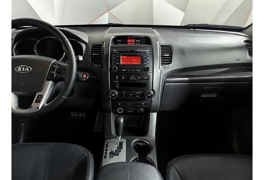 Kia Sorento 2.4 AT 4WD (175 л.с.) Comfort Серый в АВИЛОН. Слайд №14