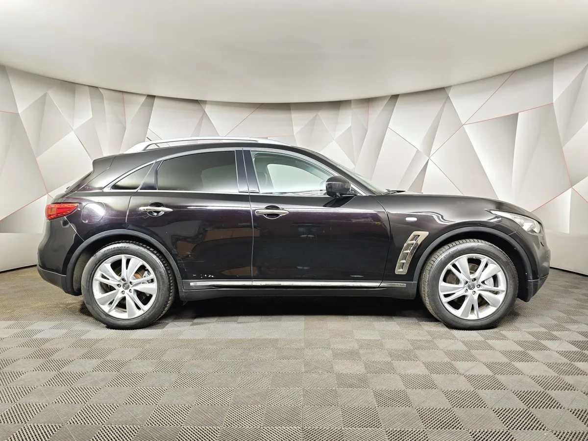 Infiniti FX-Series FX30 D AT AWD (238 л.с.) Черный в АВИЛОН. Слайд №6