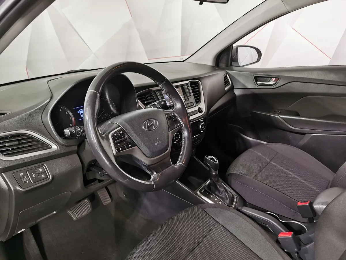 Hyundai Solaris 1.6 AT (123 л.с.) Comfort + Winter Серый в АВИЛОН. Слайд №18