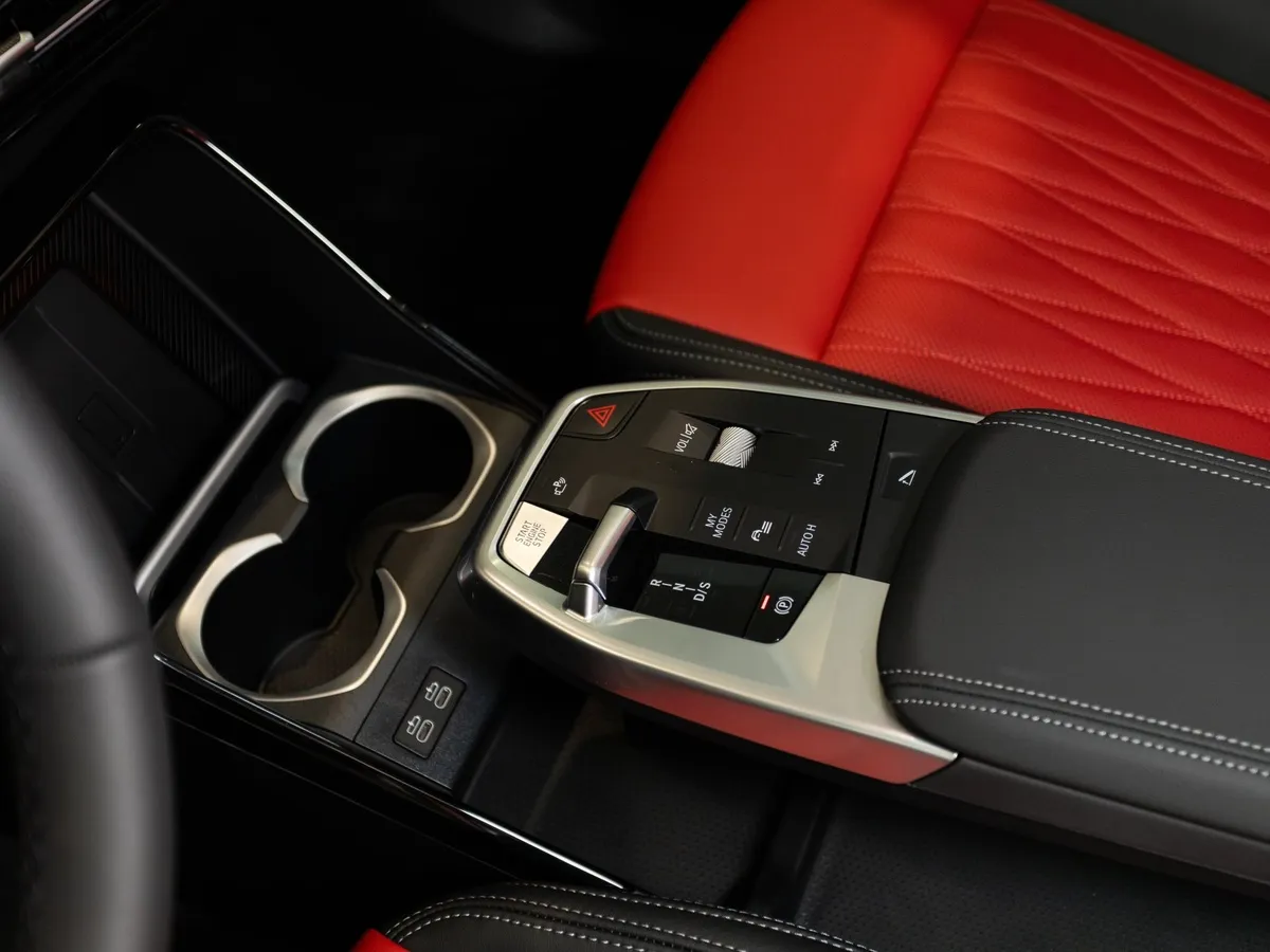 BMW X1 xDrive25 Li (204 л.с.) Белый в АВИЛОН. Слайд №15